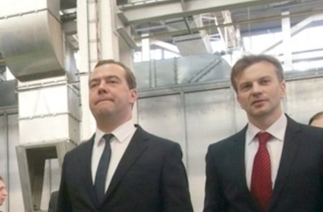 Медведев и Савушкин в завода за вагони, снимка Bird.bg