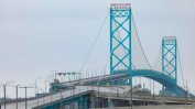 Мостът "Амбасадор", свързващ Канада със САЩ, отново бе отворен