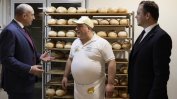 Радев: Цената на хляба показва как се справяме с кризата