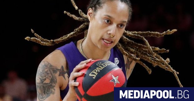 Американската баскетболистка Бритни Грайнър ще остане още поне два месеца
