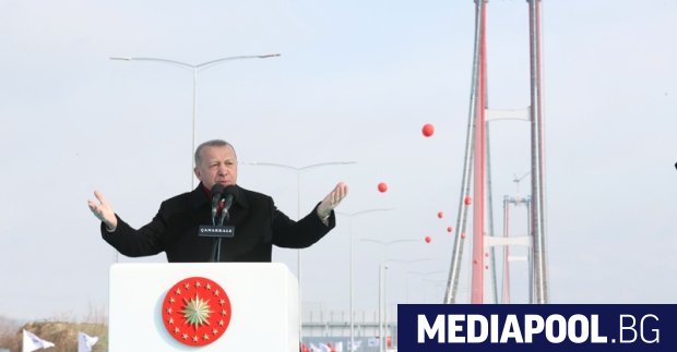 Турският президент Реджеп Тайип Ердоган откри в петък най дългия висящ