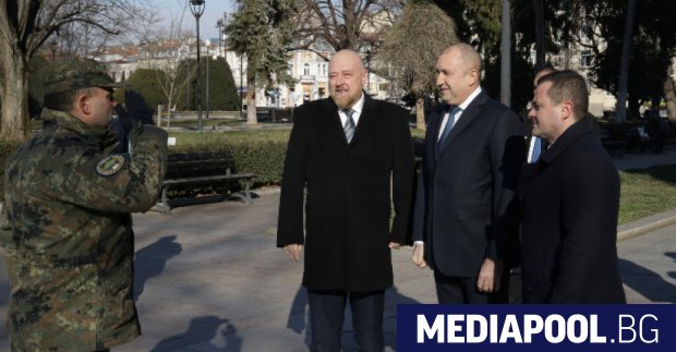 Президентът Румен Радев предложи България да приеме мирни преговори между