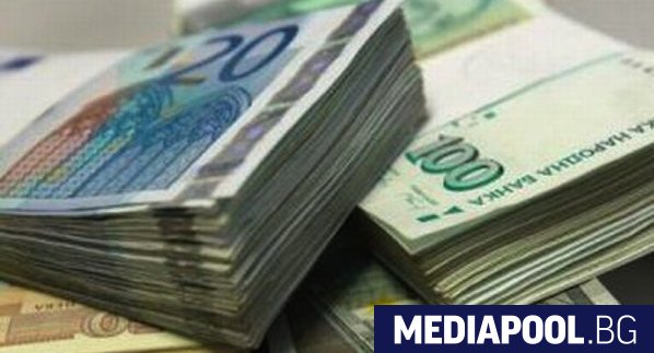 Близо 25 от парите които държавата и общините харчат чрез