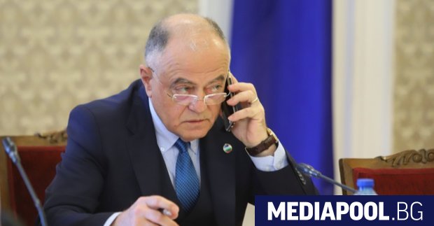 Правителството в определени ситуации е нерешително и това даде възможност