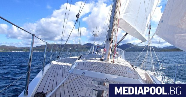 Испанските власти задържаха във вторник яхтата Лейди Анастасия собственост на