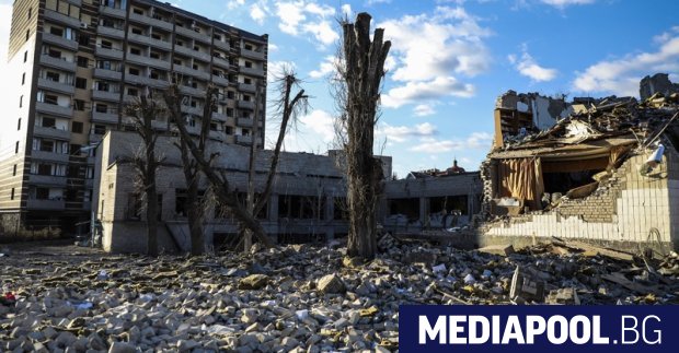 Руските сили продължават ударите срещу Мариупол който е под обсада