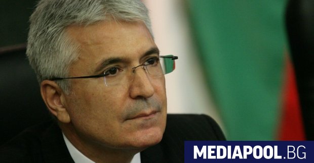 Бившият дългогодишен шеф на Комисията за защита на конкуренцията и