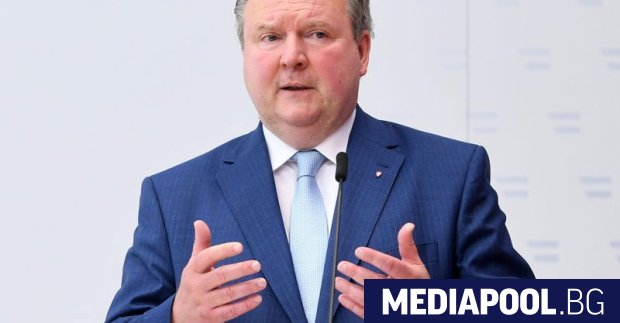 Въз основа на големия брой новозаразени в Австрия ръководството на