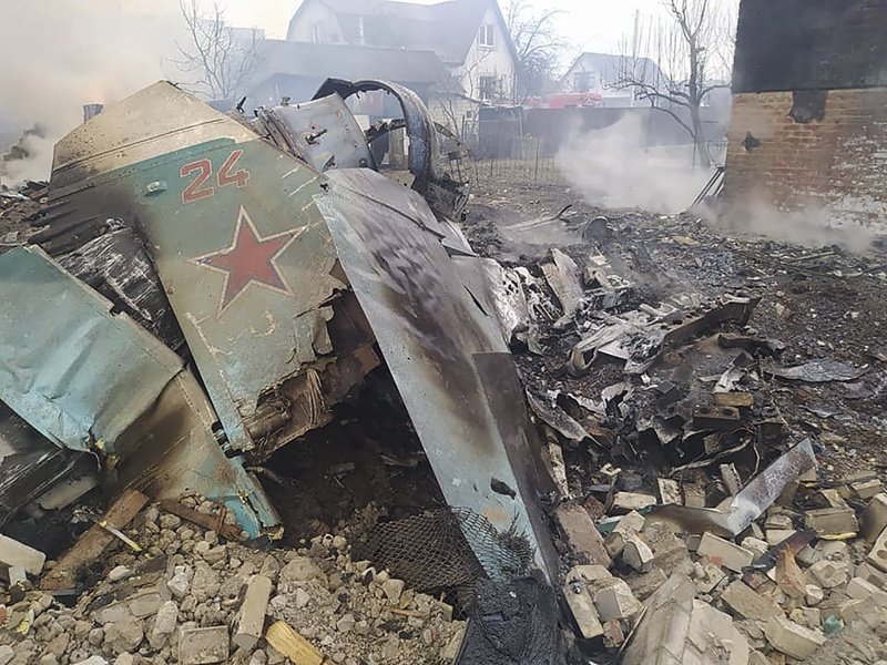 Останки от руски самолет в Украйна. Снимка: ЕПА/БГНЕС