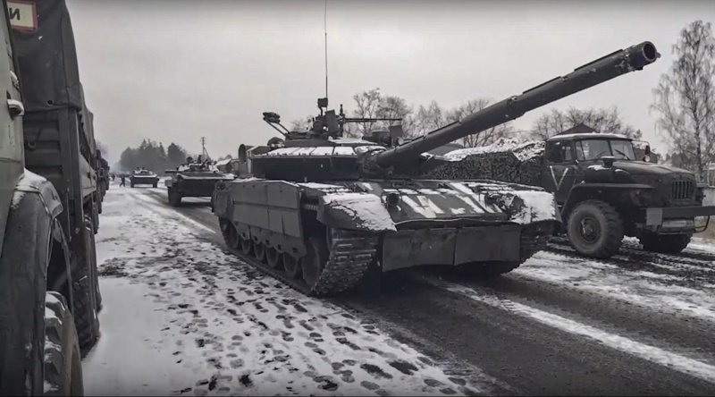 Разпространен от руското военно министерство в понеделник кадър показва руски танкове в района на Киев, сн. ЕПА_БГНЕС