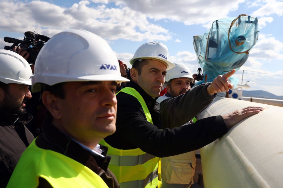 Петков призна, че газовата връзка с Гърция ще заработи през есента