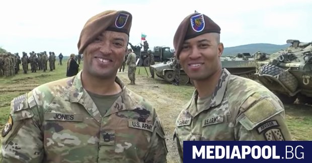 Американски войници отправиха поздрав към българите за Великден от полигон