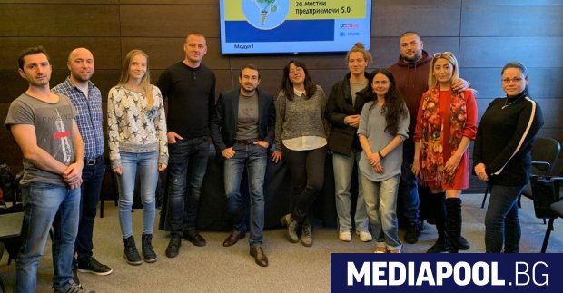 Почти 1 тон дълготрайни храни дари КонтурГлобал Марица Изток 3