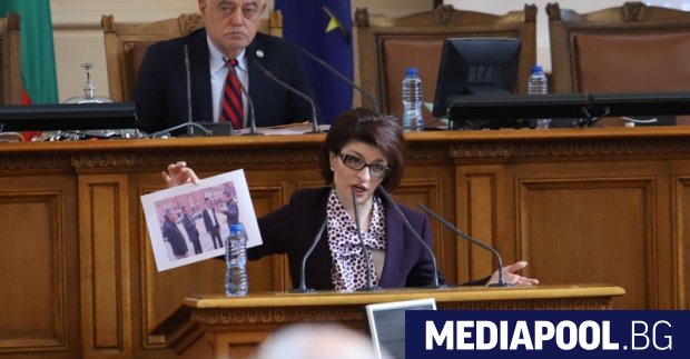 Премиерът Кирил Петков не се появи в Народното събрание за