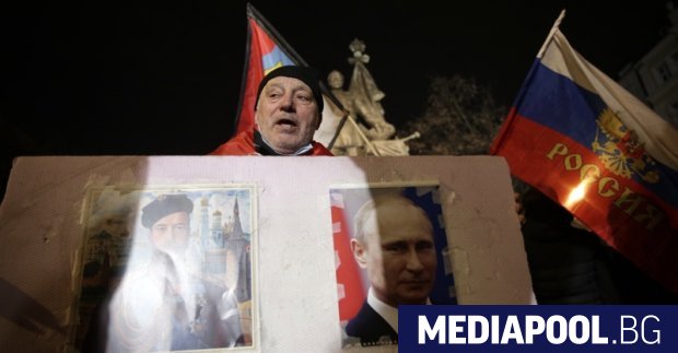 Сърбите гласуват в неделя на предсрочни парламентарни избори само година