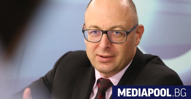 България може да даде на Украйна само военна екипировка каски