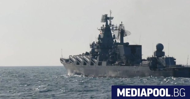 Руските военни не са успели да евакуират екипажа на потъналия