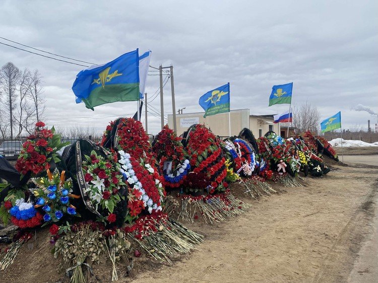 В гробището в град Рязан към момента са погребани 12 руски военни, загинали в Украйна. Снимка: "Комсомолская правда". 