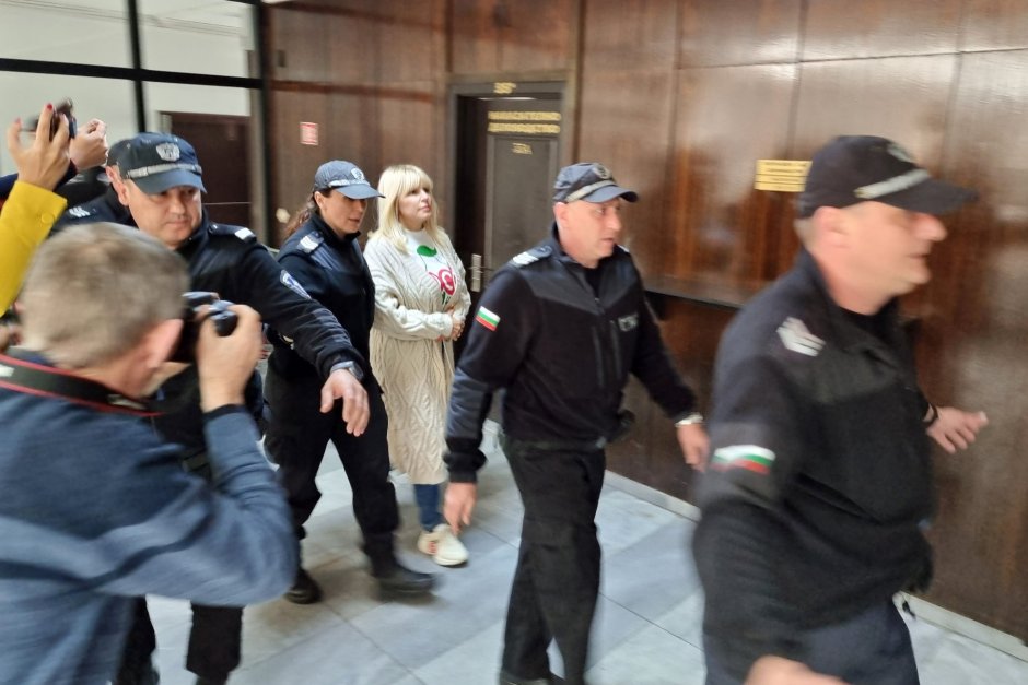 Бивша румънска министърка остава в български арест