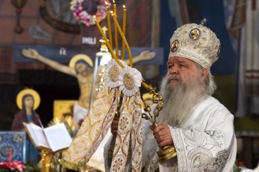Архиепископ Стефан по време на служба. Снимка: ЕПА/БГНЕС