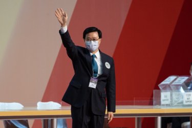 Джон Ли, бивш висш служител в сферата на сигурността, бе избран за ръководител на Хонконг