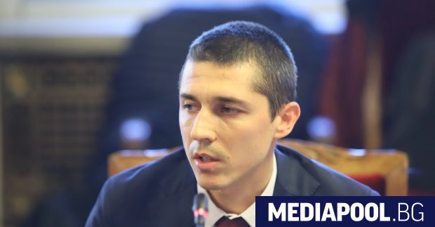 Партиите от опозицията в парламента поискаха оставката на Мирослав Иванов