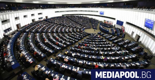 В резолюцията приета в четвъртък Европейският парламент призовава ЕС да