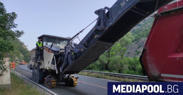 Започна текущ ремонт на 87 км от първокласния път Благоевград
