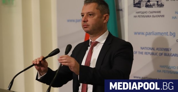 Депутатите от ГЕРБ Делян Добрев и Александър Ненков обявиха в