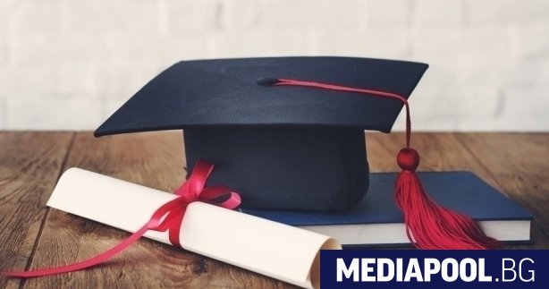 От 5 до 15 по високи такси за кандидатстване и обучение