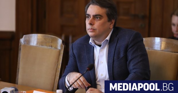 Финансовият министър Асен Василев е поискал Европейската комисия ЕК да