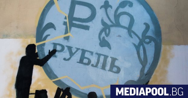 Руската рубла продължи за поскъпва спрямо еврото и долара и