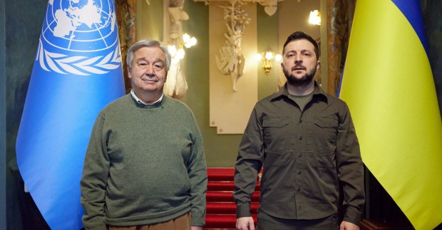 Най малко 10 души са били раненипри ракетния обстрел на Киев