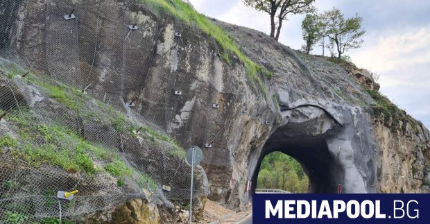 Основният ремонт на над 33 км от Айтоския проход