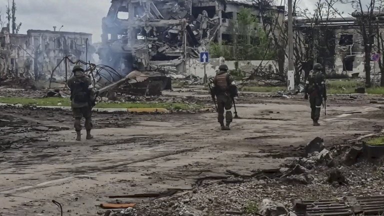Украйна призна, че Русия има надмощие в битката за Донбас