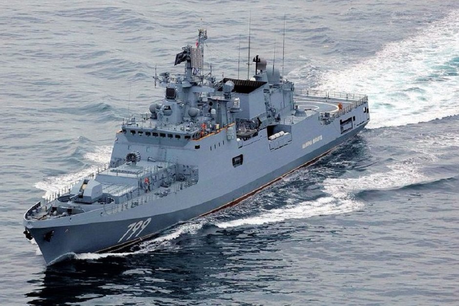 Украйна твърди, че е ударен руският боен кораб “Адмирал Макаров“