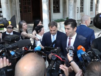 Газовата връзка с Гърция е форсирана, Петков отива в Баку за обемите от юли