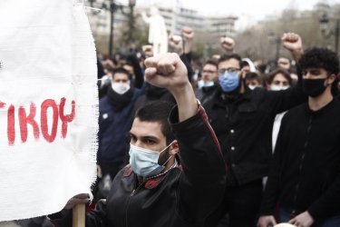 Oтново сблъсъци между анархисти и полицаи в Солун