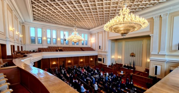 Депутатите гласуваха за отлагане на заседанието на парламентарната външна комисия