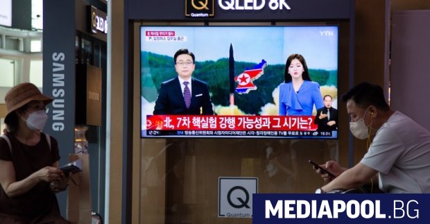 Северна Корея е изстреляла залп от осем балистични ракети с