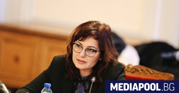 Здравният министър Асена Сербезова обвини в саботаж и поиска обяснения