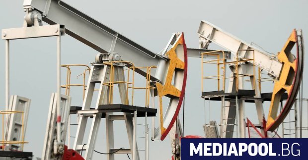 Цената на петрола на световните пазари отбеляза спадв петъкзаради опасения