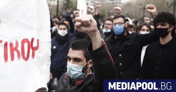 До нови сблъсъци между полицията и анархисти се стигна в