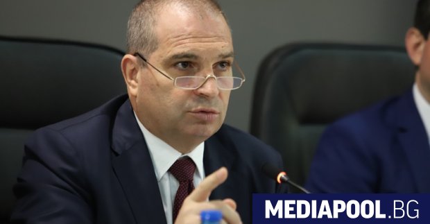 Вицепремиерът и министър на регионалното развитие Гроздан Караджов е депозирал