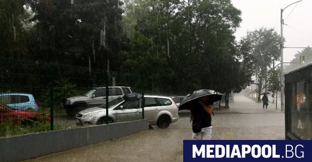Редица подлези в центъра на София се оказаха под вода