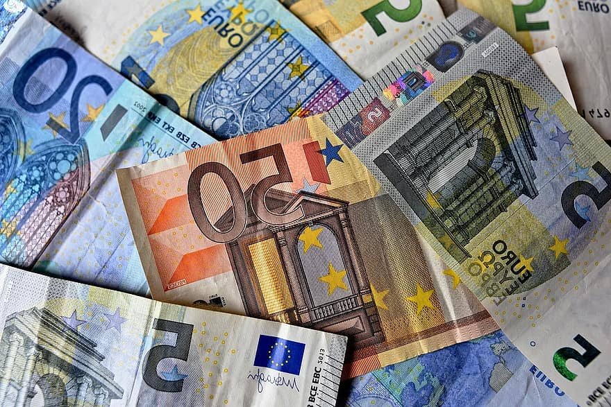 54% от българите са против въвеждането на еврото