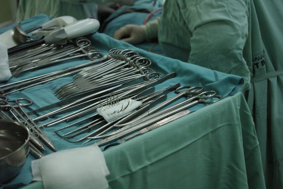 Лекари в Плевен изродиха бебе и отстраниха тумор от майката с една операция