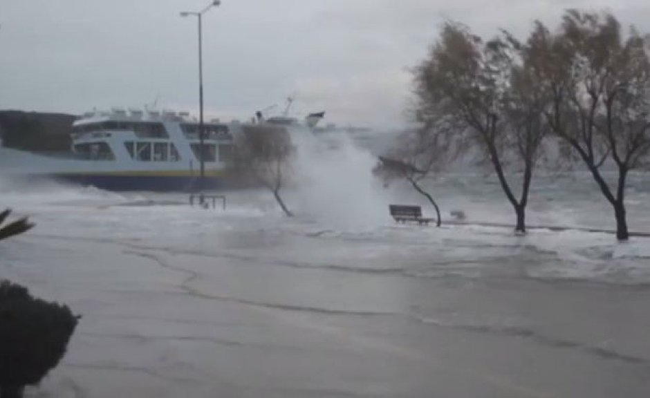 Лошото време в Гърция предизвика сериозни проблеми