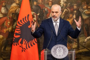 Скопие трябва да приеме без колебание новото френско предложение, заяви албанският премиер
