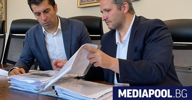 Получихме оперативна информация че след като падне правителството на Петков